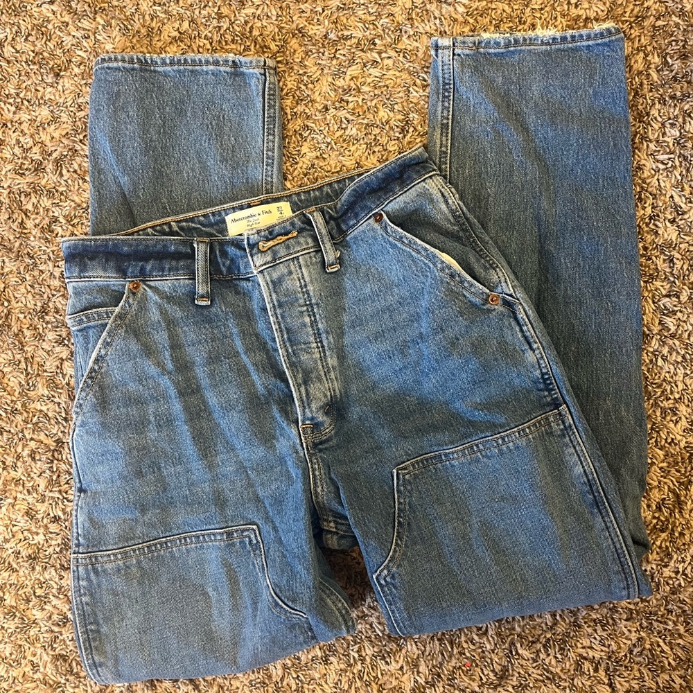 Abercrombie Curve Love Dad Jeans in Short
